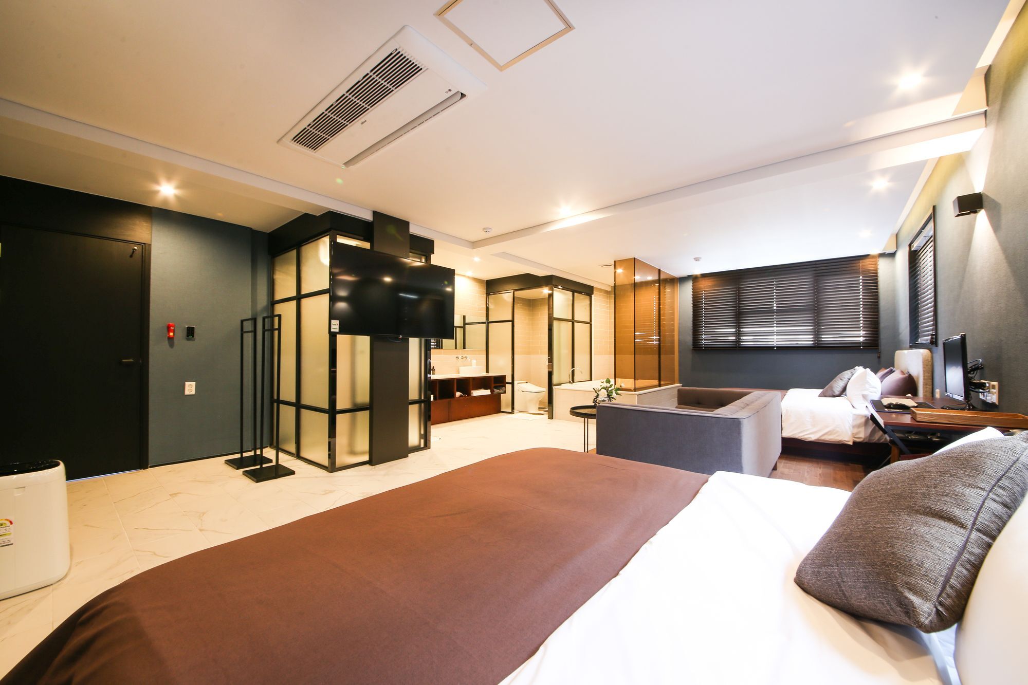 Brown Dot Hotel Yangjeong Busan Esterno foto