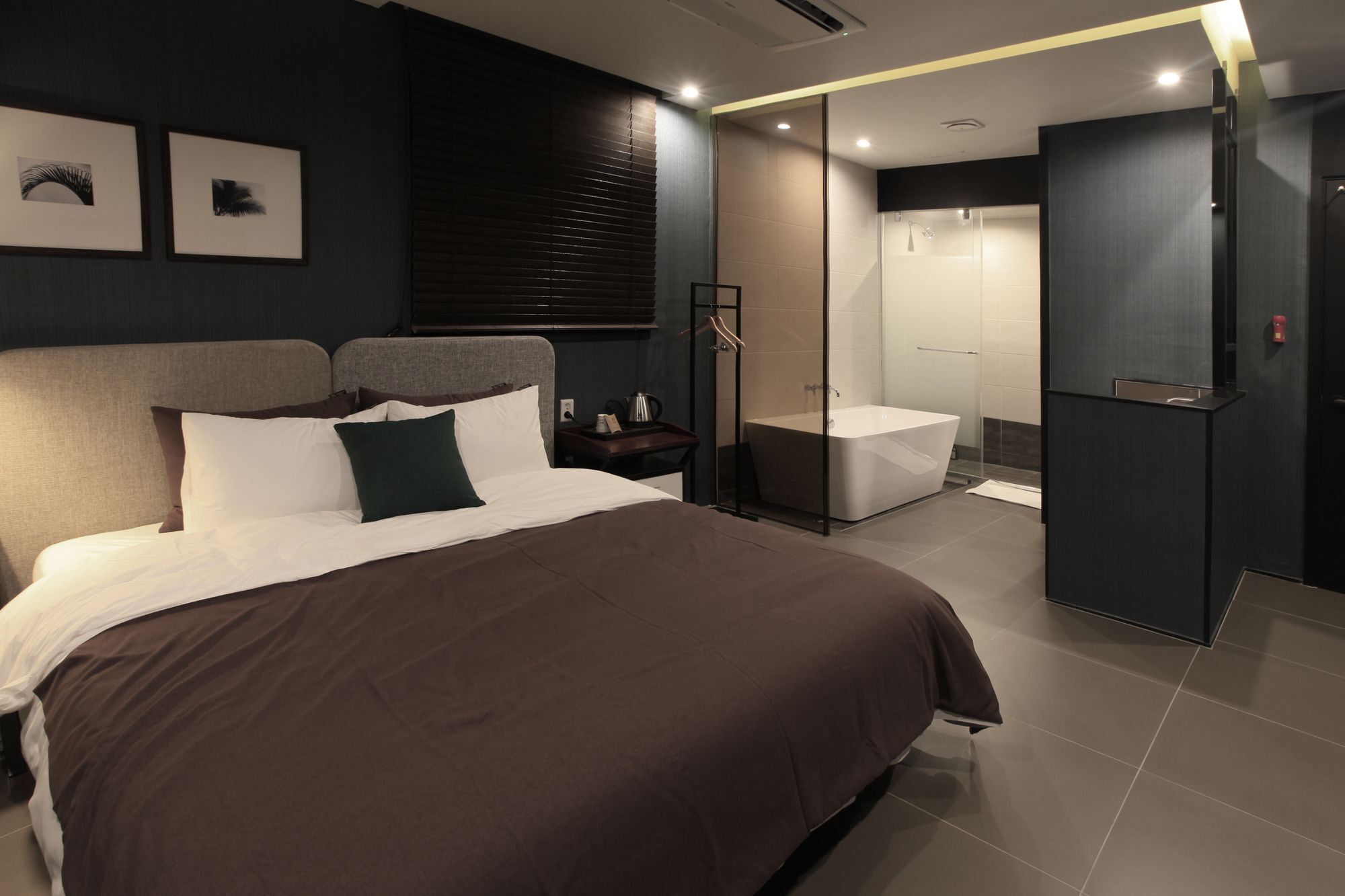 Brown Dot Hotel Yangjeong Busan Esterno foto